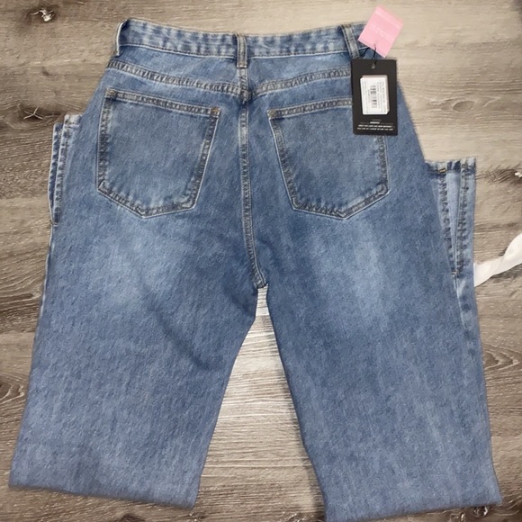 Pretty Little Thing Loose Jeans with slits - Picture 3 of 5